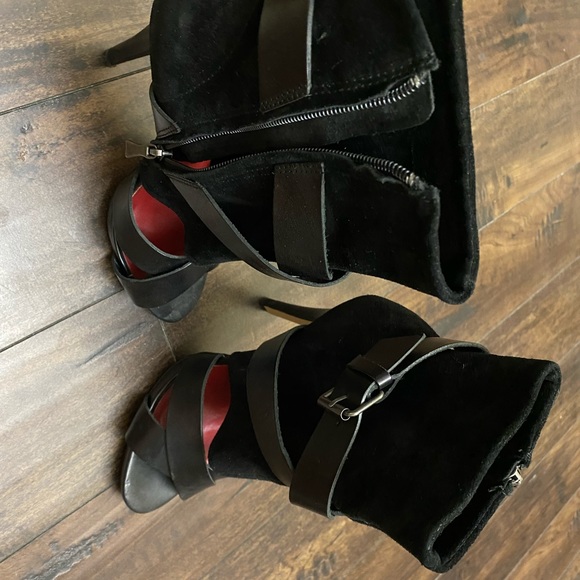 Gorgeous sock bootie heels 👠 - Picture 8 of 9